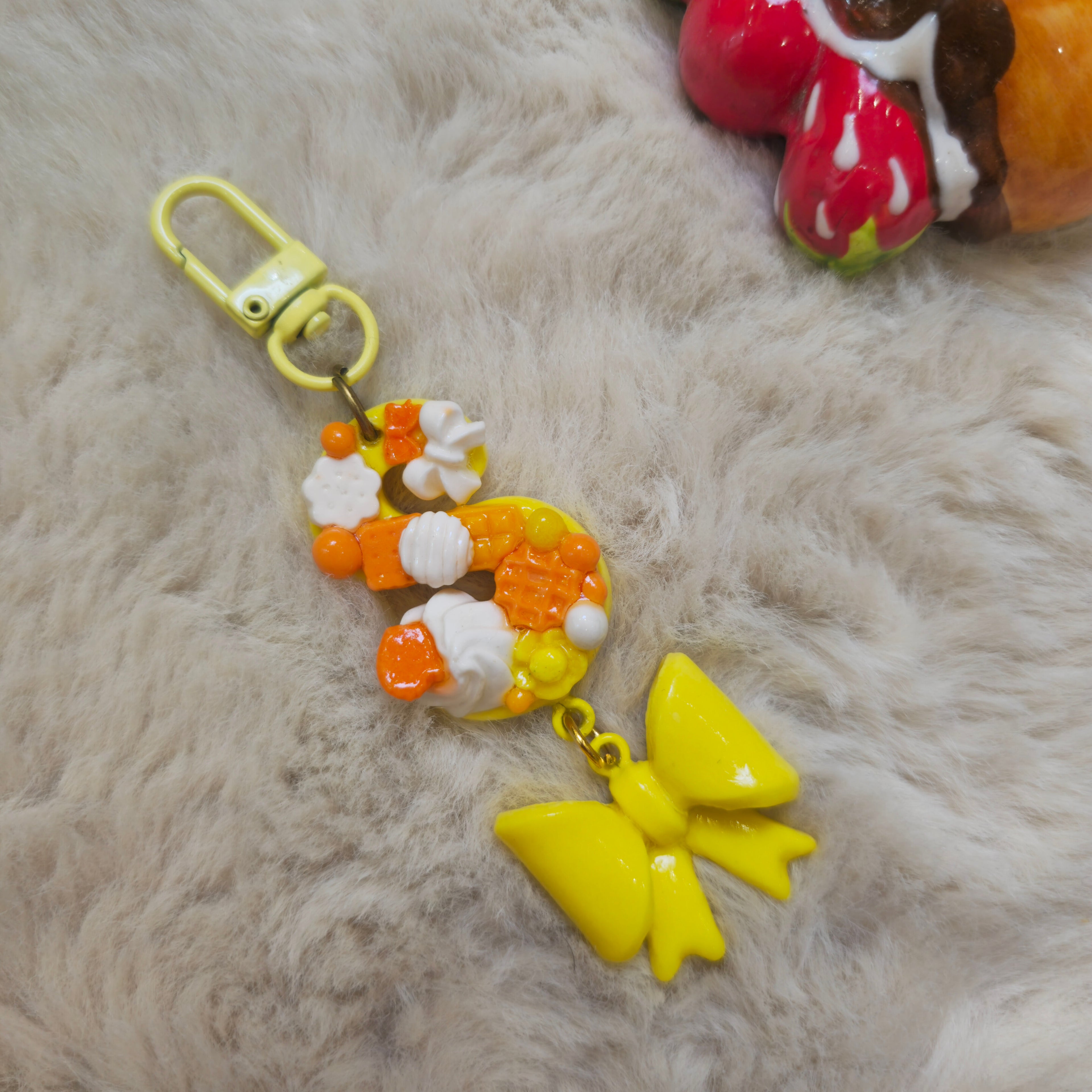 Initial Bow keychains